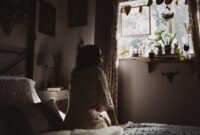 Moody Boho Bedroom 2026: Cara Menata Kamar Bernuansa Hangat, Dramatis, dan Tetap Nyaman