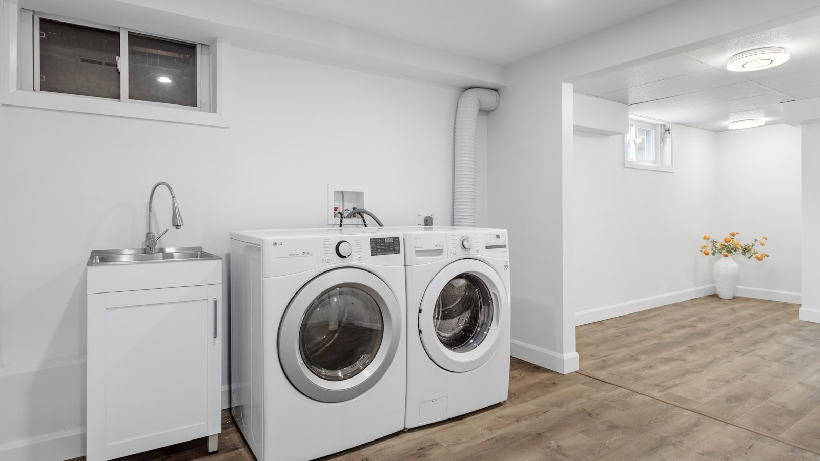 Renovasi Laundry Room Compact 2026: Cara Menyulap Area Cuci Jadi Rapi, Multifungsi, dan Enak Dipakai