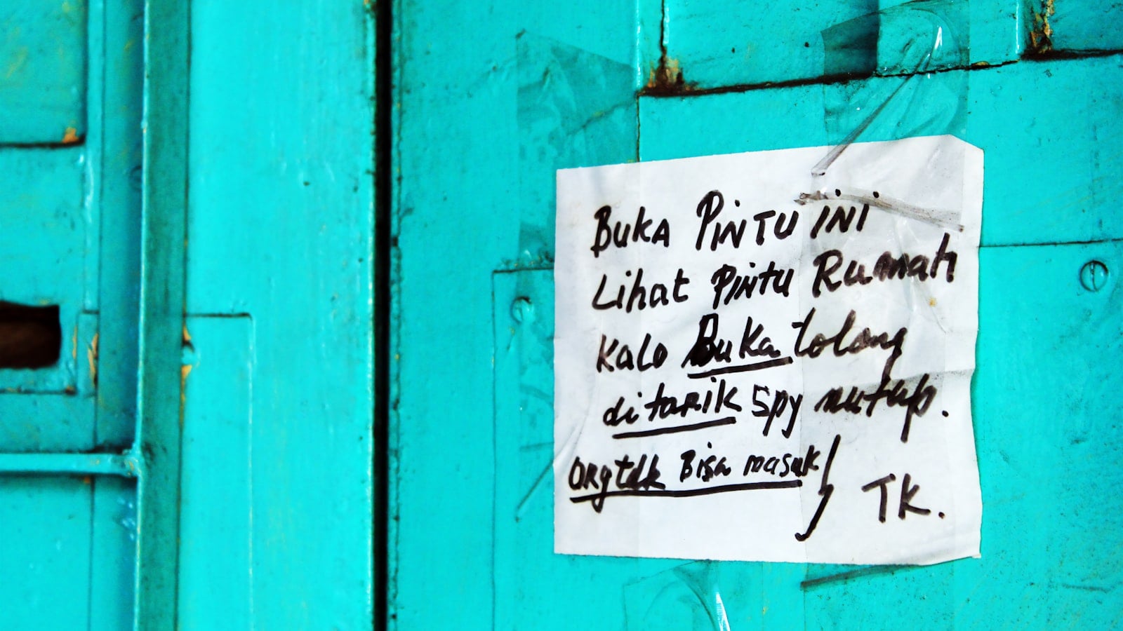 Renovasi Pintu Tersembunyi 2026: Cara Membuat Hidden Pantry dan Storage Dinding yang Rapi