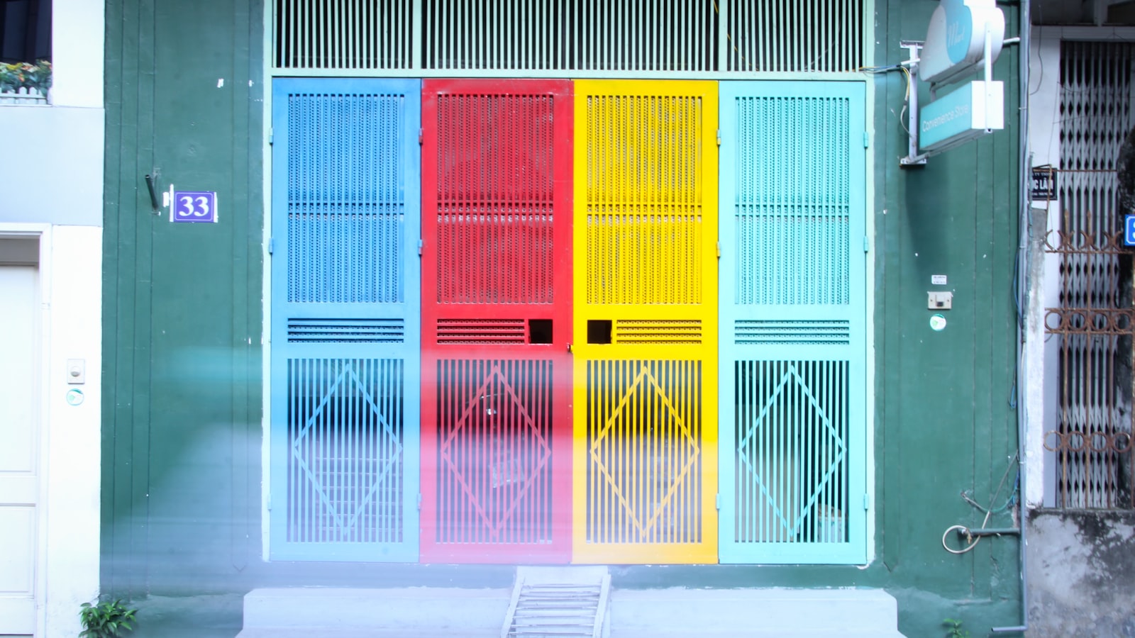 Color Drenching Eksterior Rumah: Tren Home Exteriors 2026 yang Bikin Fasad Lebih Rapi dan Berkarakter