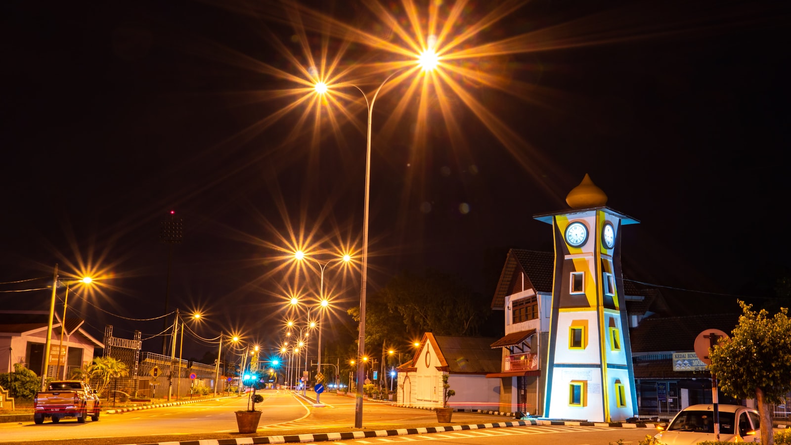 Outlet dengan Lampu Malam Terintegrasi: Upgrade Home Electrical Kecil yang Lagi Naik Daun di 2026