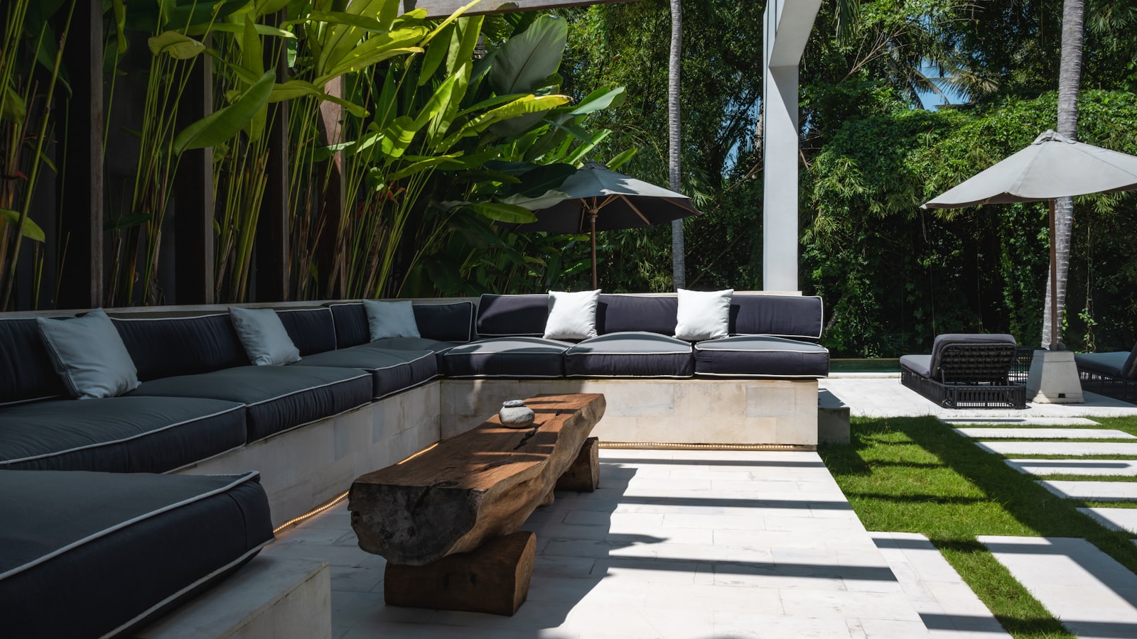 Outdoor Rooms Conversation Pit 2026: Cara Bikin Area Duduk Sunken yang Aman, Nyaman, dan Relevan