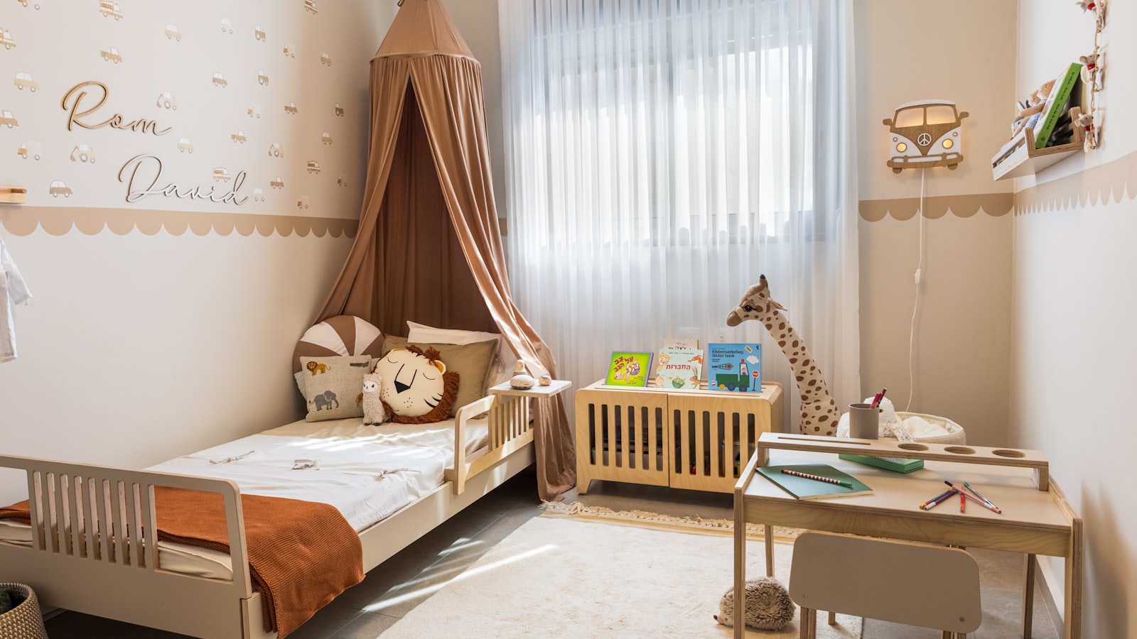 Canopy Bed Modern 2026: Cara Menata Kamar Tidur agar Terasa Dramatis, Ringan, dan Tetap Nyaman