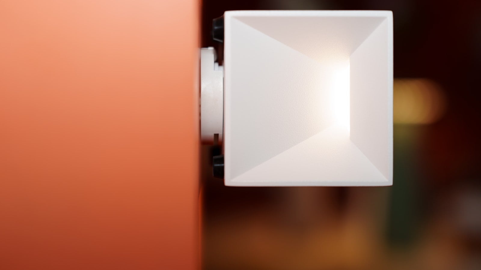 Smart Dimmer dengan Occupancy Sensor: Upgrade Home Electrical yang Diam-Diam Naik Daun di 2026