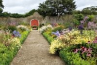 Gravel Border Garden untuk Fasad Rumah: Tren Home Exteriors 2026 yang Rapi, Hemat Air, dan Mudah Dirawat